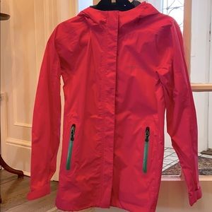 Vineyard Vines Stow and Go Raincoat